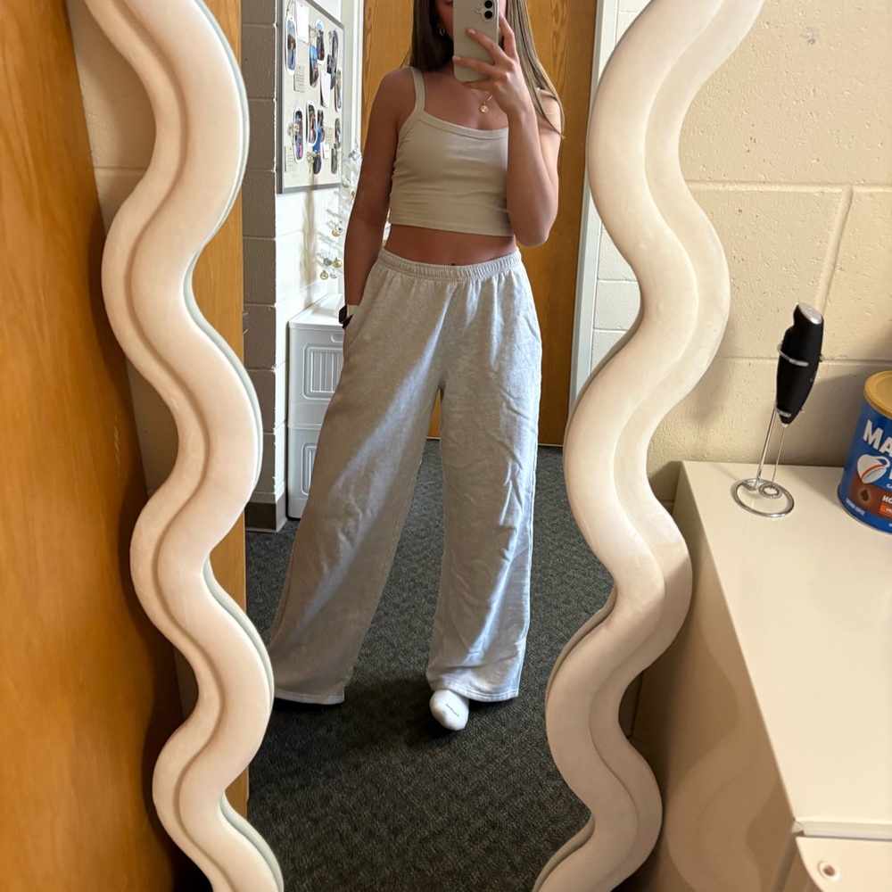 Brandy Melville Anastasia Sweatpants